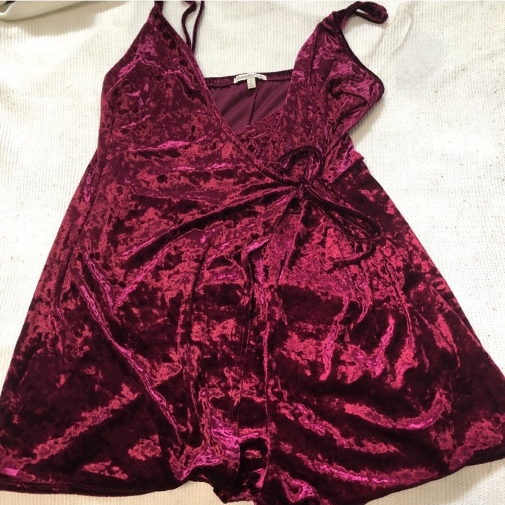 NWOT Charlotte Russe Crushed Velvet Romper | S